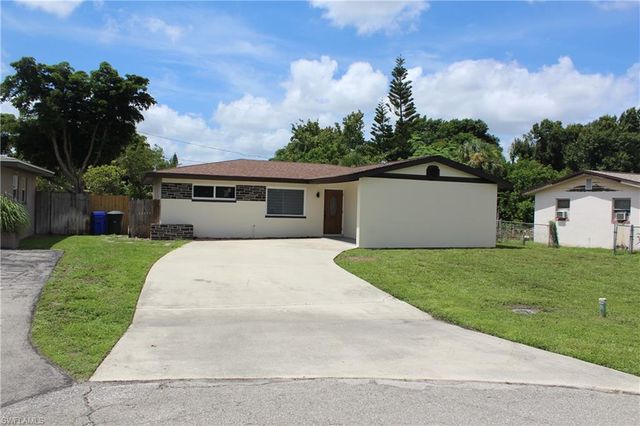 1762 Bonnie CT, Fort Myers, FL 33901