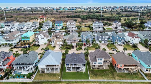 13602 Windlass Circle, Galveston, TX 77554