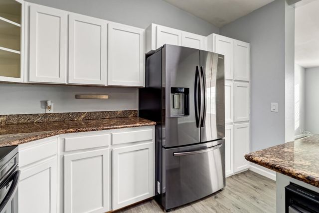 3814 Lakeview Dr, Ione, CA 95640