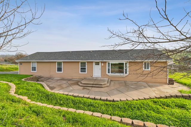 3814 Lakeview Dr, Ione, CA 95640