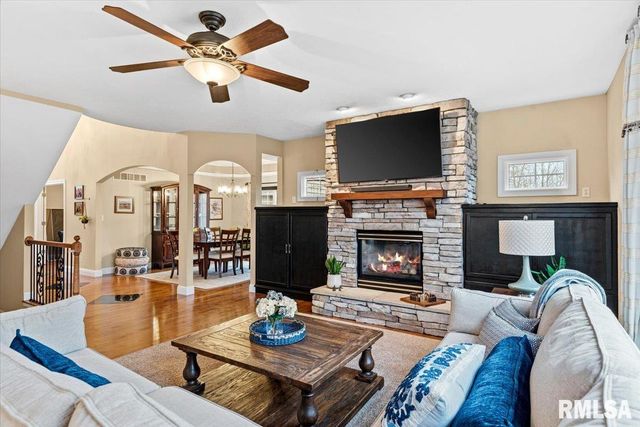 1116 Jemi Lane, Chatham, IL 62629