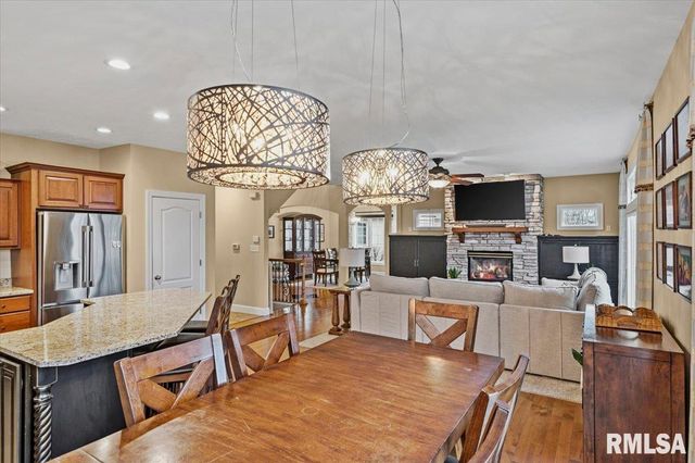 1116 Jemi Lane, Chatham, IL 62629