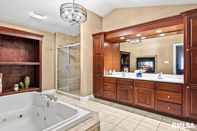 1116 Jemi Lane, Chatham, IL 62629