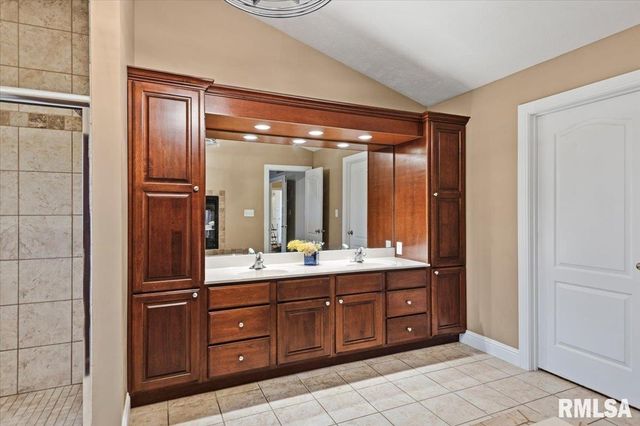 1116 Jemi Lane, Chatham, IL 62629