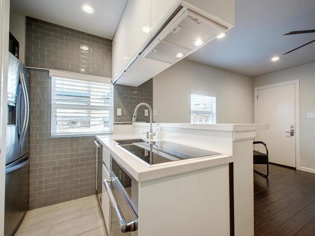 3110 Red River ST 306, Austin, TX 78705