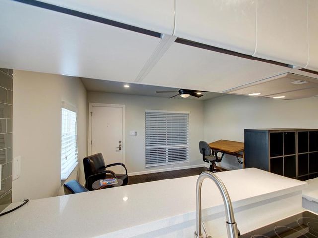3110 Red River ST 306, Austin, TX 78705