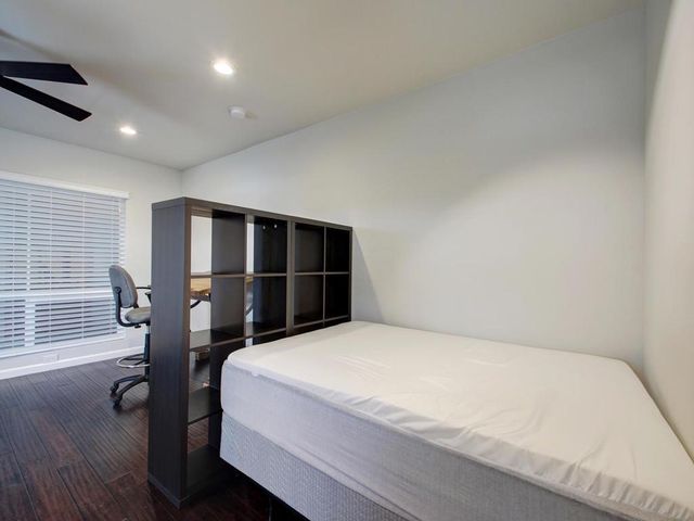 3110 Red River ST 306, Austin, TX 78705