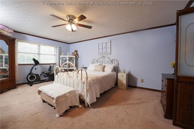 1001 Barth Court, Elkview, WV 25071