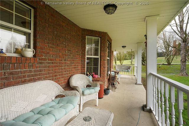 1001 Barth Court, Elkview, WV 25071