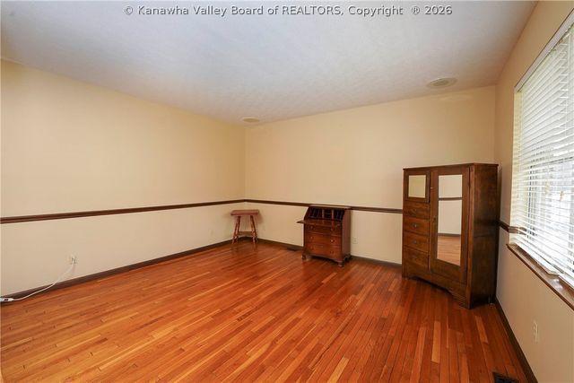 1001 Barth Court, Elkview, WV 25071