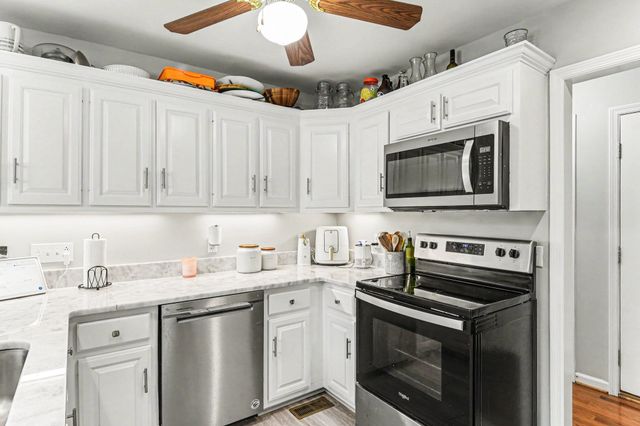 100 Macintosh Dr, Springfield, TN 37172