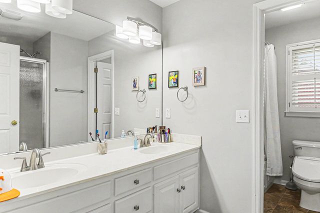 100 Macintosh Dr, Springfield, TN 37172
