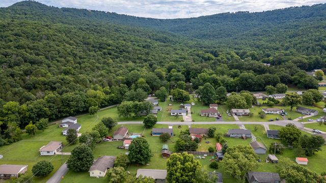 192 Cedar Point Lane, South Pittsburg, TN 37380
