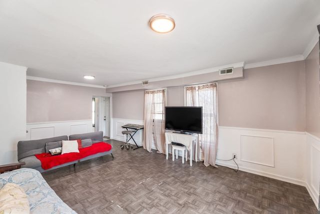 88 Granite St, Leominster, MA 01453