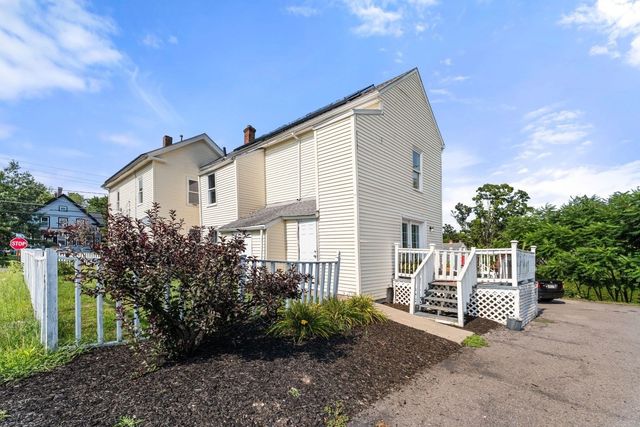 88 Granite St, Leominster, MA 01453
