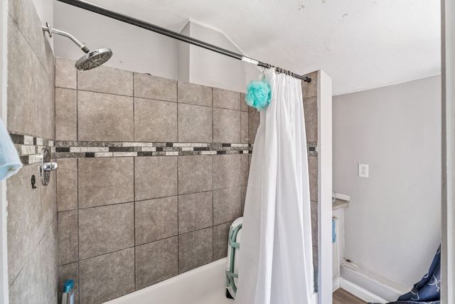 88 Granite St, Leominster, MA 01453