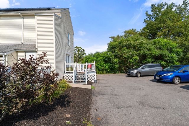 88 Granite St, Leominster, MA 01453
