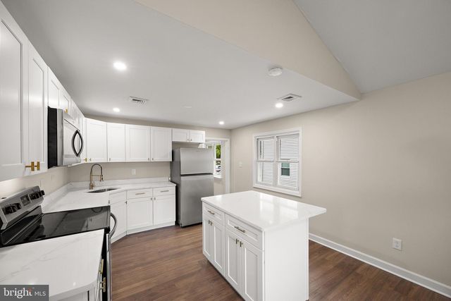 92 FLORENCE AVE, Aston, PA 19014