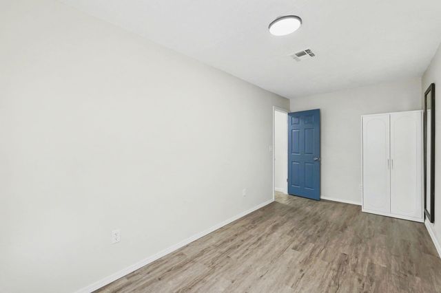 2368 N Payne Ave, Wichita, KS 67204