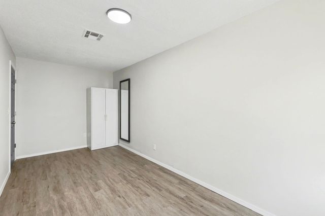 2368 N Payne Ave, Wichita, KS 67204