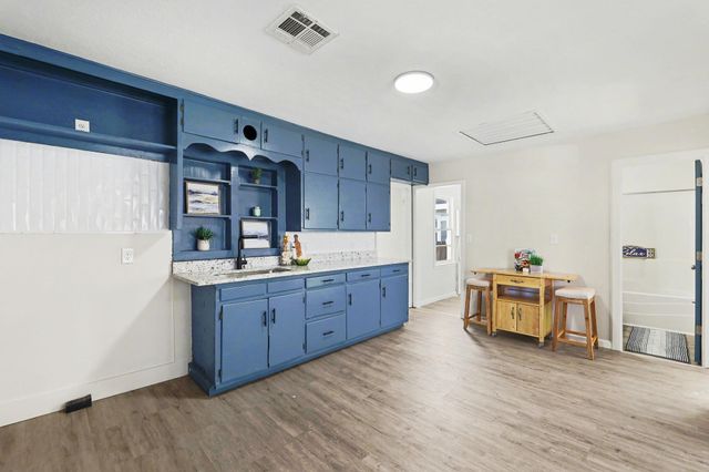 2368 N Payne Ave, Wichita, KS 67204