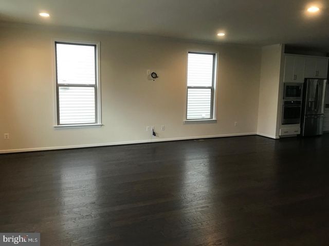 42416 DOGWOOD GLEN SQ, Sterling, VA 20166