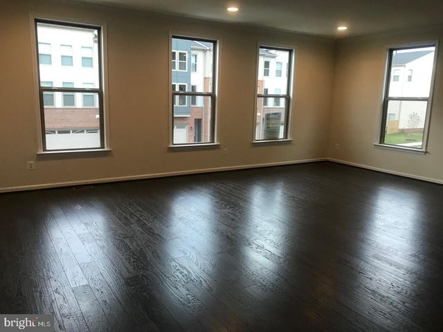 42416 DOGWOOD GLEN SQ, Sterling, VA 20166