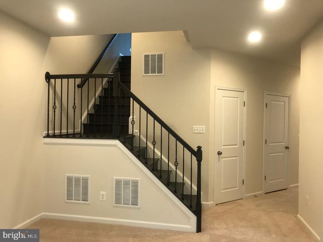 42416 DOGWOOD GLEN SQ, Sterling, VA 20166