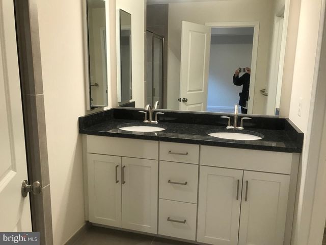 42416 DOGWOOD GLEN SQ, Sterling, VA 20166