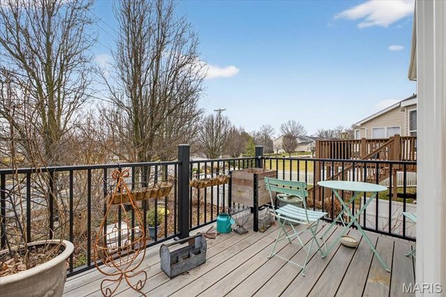 800 Whispering Village Circle, Ballwin, MO 63021