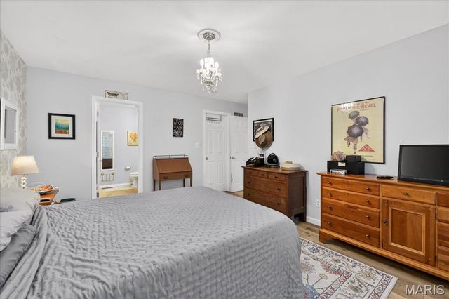 800 Whispering Village Circle, Ballwin, MO 63021