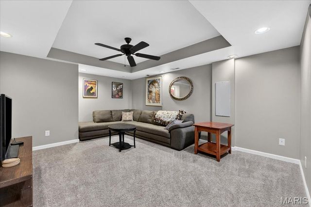 800 Whispering Village Circle, Ballwin, MO 63021