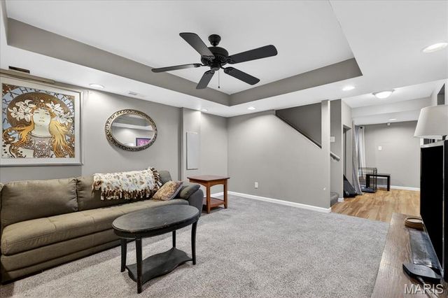 800 Whispering Village Circle, Ballwin, MO 63021