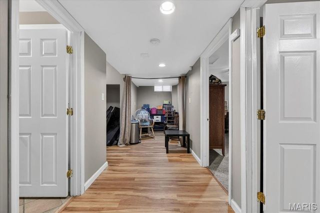 800 Whispering Village Circle, Ballwin, MO 63021