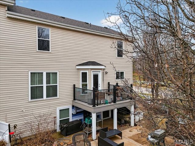 800 Whispering Village Circle, Ballwin, MO 63021