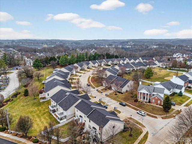 800 Whispering Village Circle, Ballwin, MO 63021