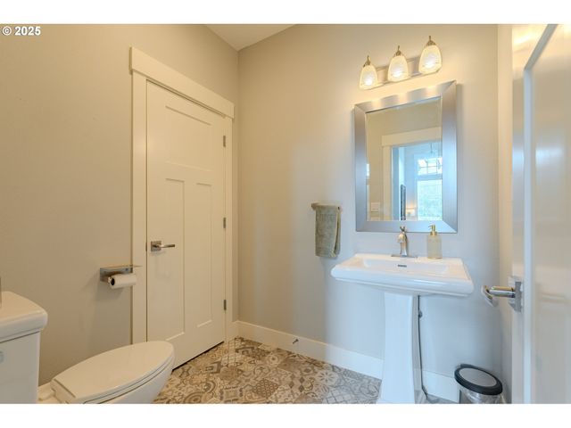 15906 Ne 22ND Ave, Ridgefield, WA 98642