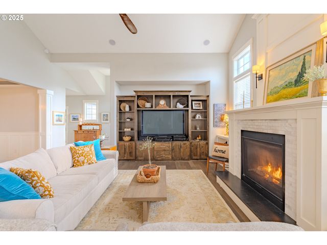 15906 Ne 22ND Ave, Ridgefield, WA 98642