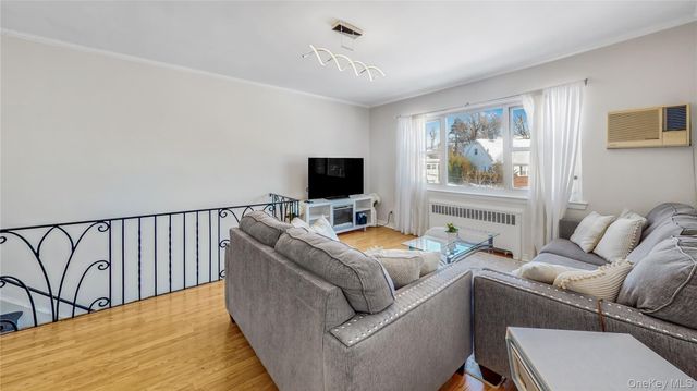 198-18 Pompeii Avenue 2, Hollis, NY 11423