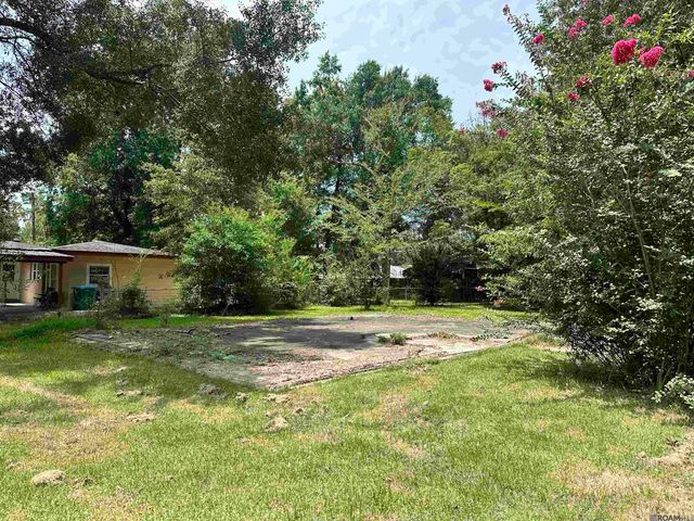 2081 S Woodcrest St, Denham Springs, LA 70726