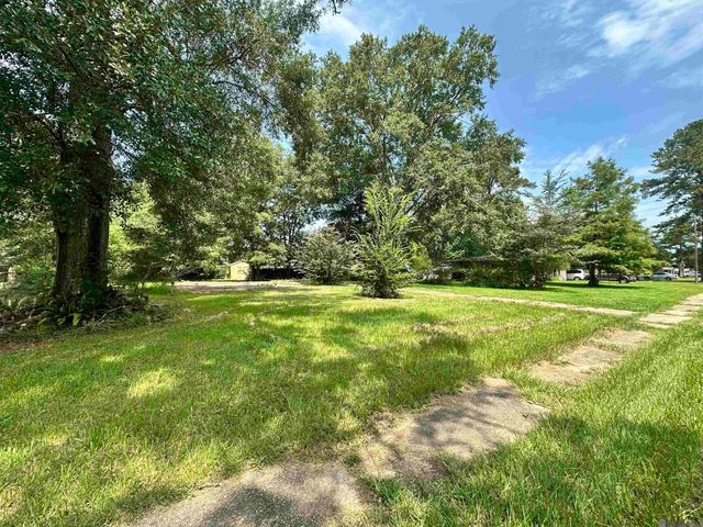 2081 S Woodcrest St, Denham Springs, LA 70726