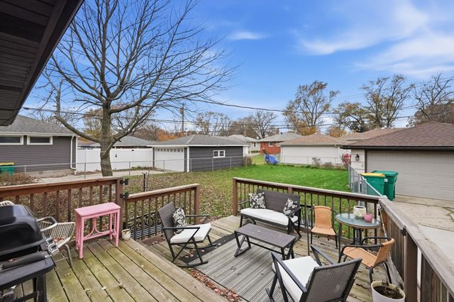 249 Briar Lane, Munster, IN 46321