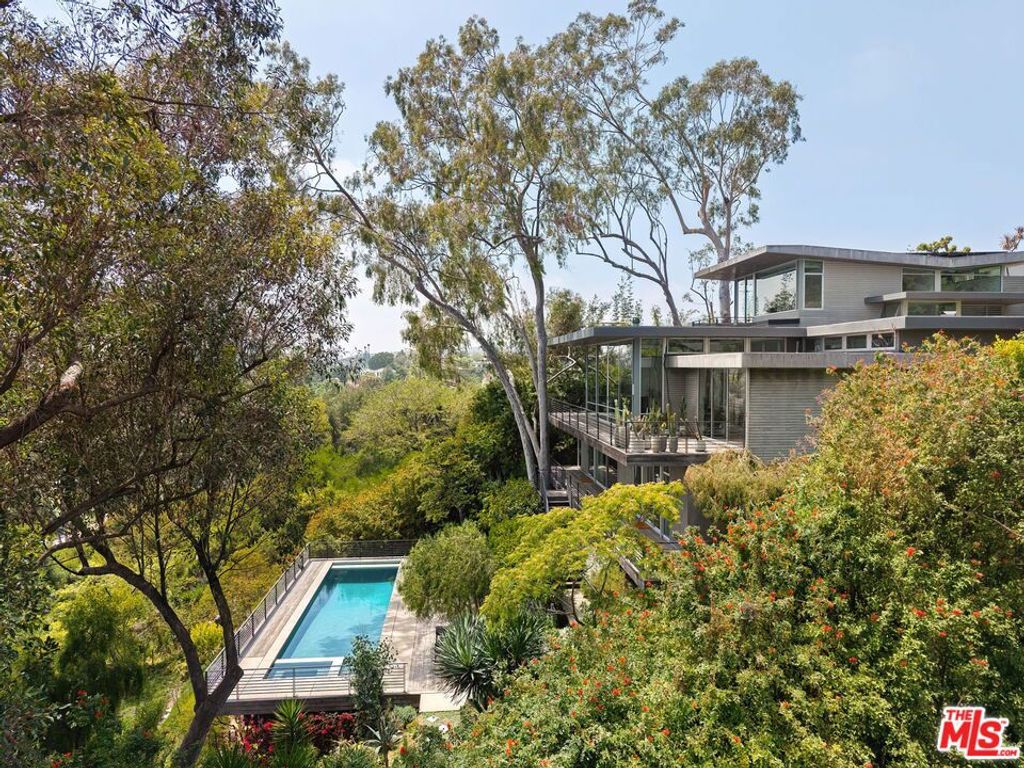 901 Kenter Way, Los Angeles, CA 90049 — exterior