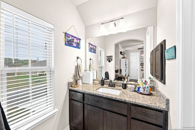 288 LILLY BLUFF, Castroville, TX 78009