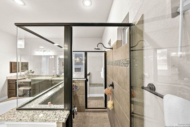 288 LILLY BLUFF, Castroville, TX 78009