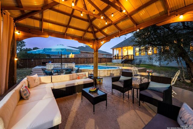 288 LILLY BLUFF, Castroville, TX 78009