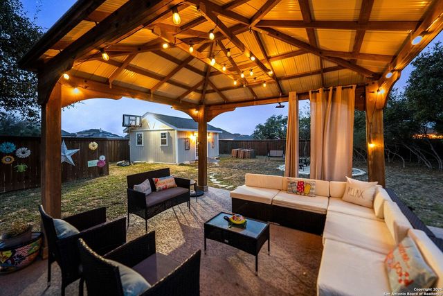 288 LILLY BLUFF, Castroville, TX 78009