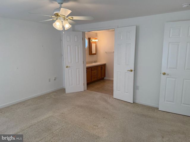 4 BIRCH CT, Mays Landing, NJ 08330