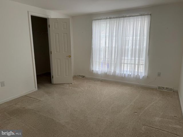 4 BIRCH CT, Mays Landing, NJ 08330