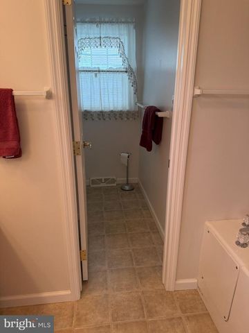 4 BIRCH CT, Mays Landing, NJ 08330
